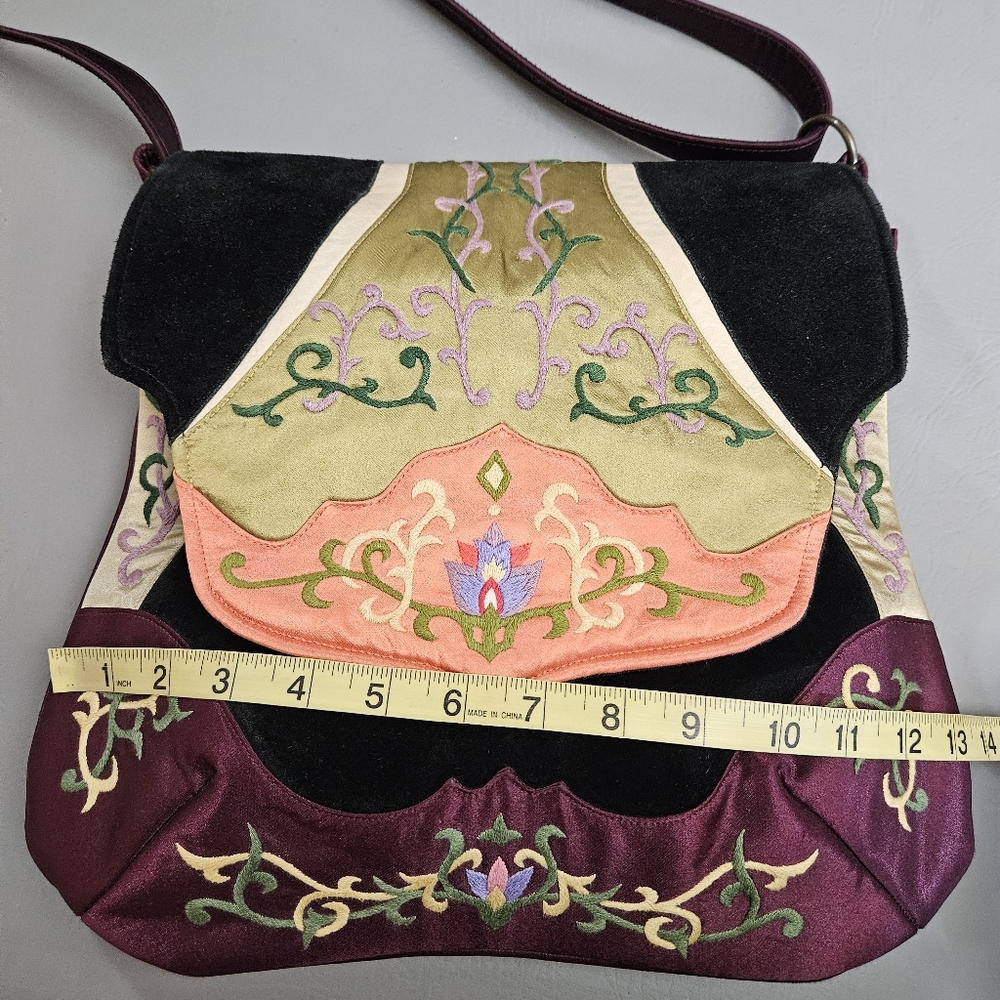 OOVOO Le Thi Hong Tu Hand Embroidered Silk & Suede Asian Shoulder Bag - Picture 12 of 12